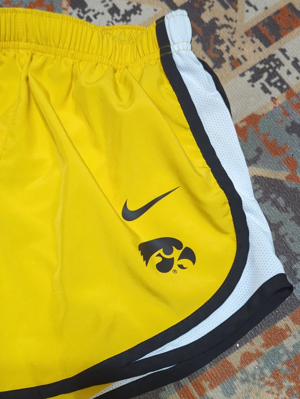 Hawkeyes Caitlin Clark #22 graphic t-shirt with matching gold athletic shorts - Picture 6 of 8
